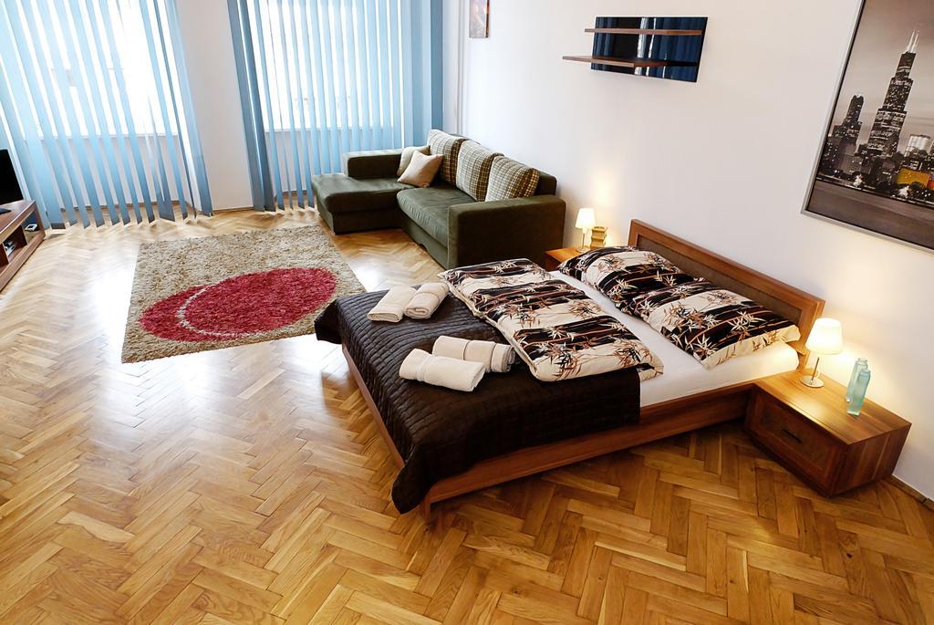 P&J Apartamenty Grodzka คราคูฟ ภายนอก รูปภาพ