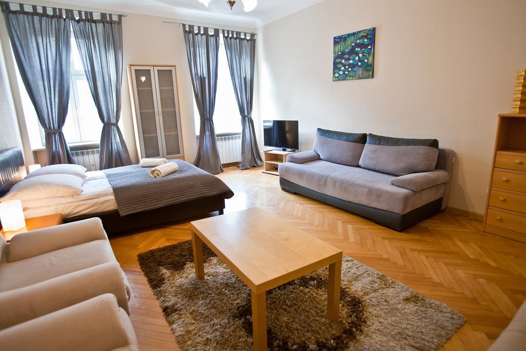P&J Apartamenty Grodzka คราคูฟ ภายนอก รูปภาพ