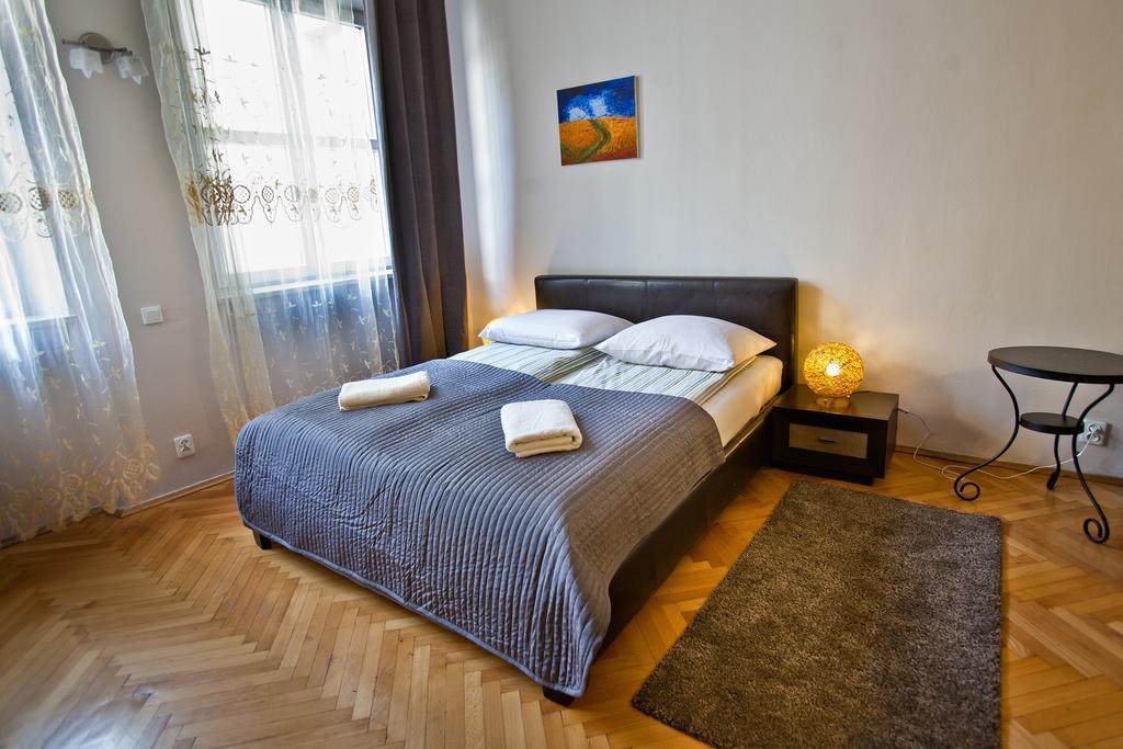 P&J Apartamenty Grodzka คราคูฟ ภายนอก รูปภาพ
