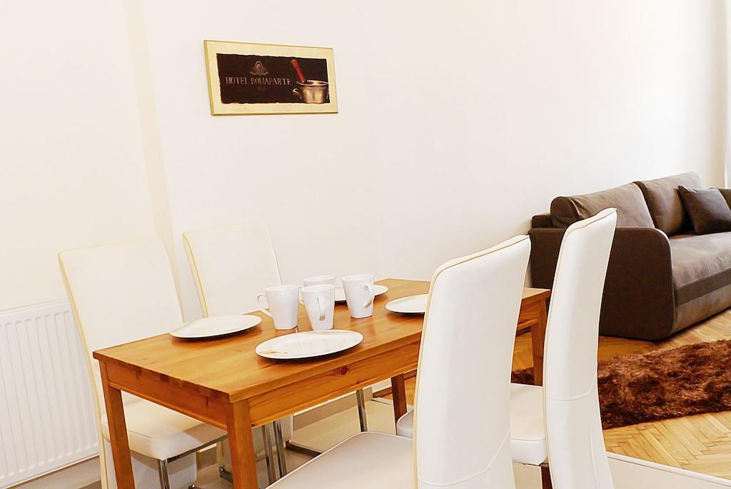 P&J Apartamenty Grodzka คราคูฟ ภายนอก รูปภาพ